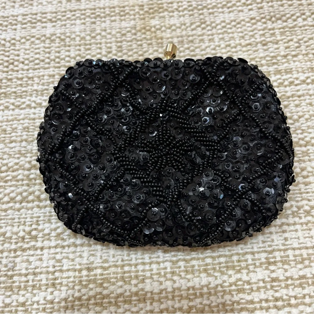 Vintage Handmade Hong Kong Small Kiss Lock Beaded Black Sequin‎ Coin Purse 5”